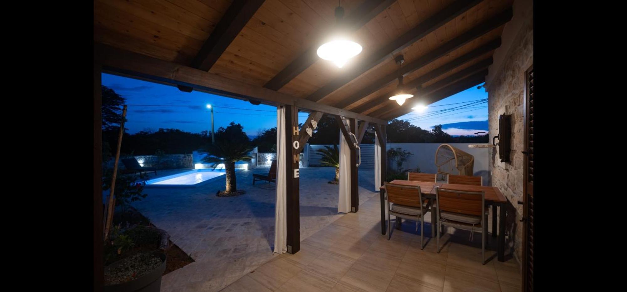 Moki'S Debi Villa Debeljak Exterior photo