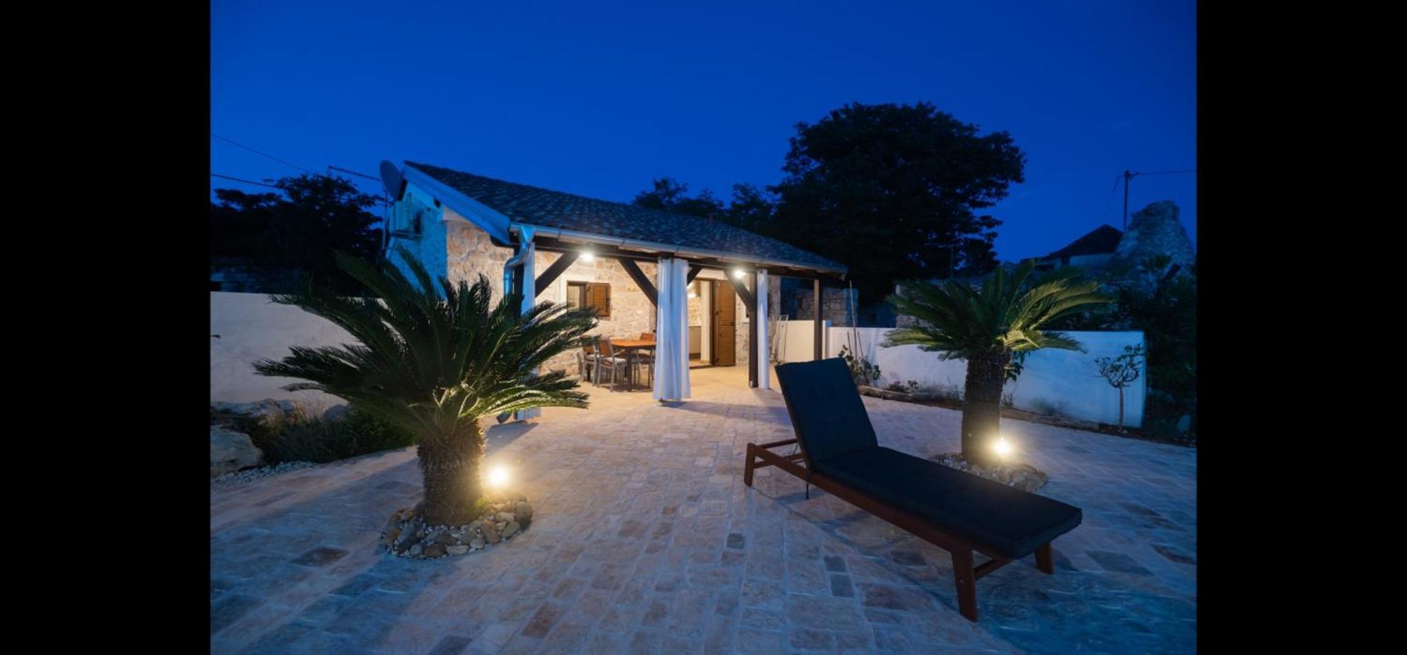 Moki'S Debi Villa Debeljak Exterior photo