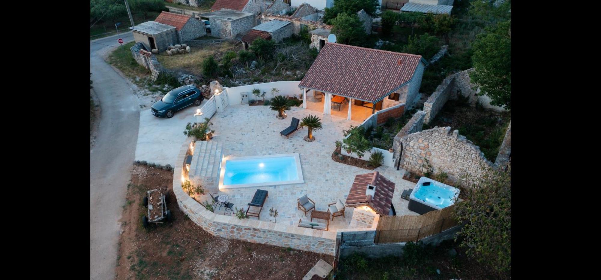 Moki'S Debi Villa Debeljak Exterior photo